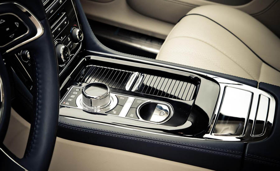 Attached Image: 2012-jaguar-xjl-supersport-center-console-photo-448777-s-1280x782.jpg